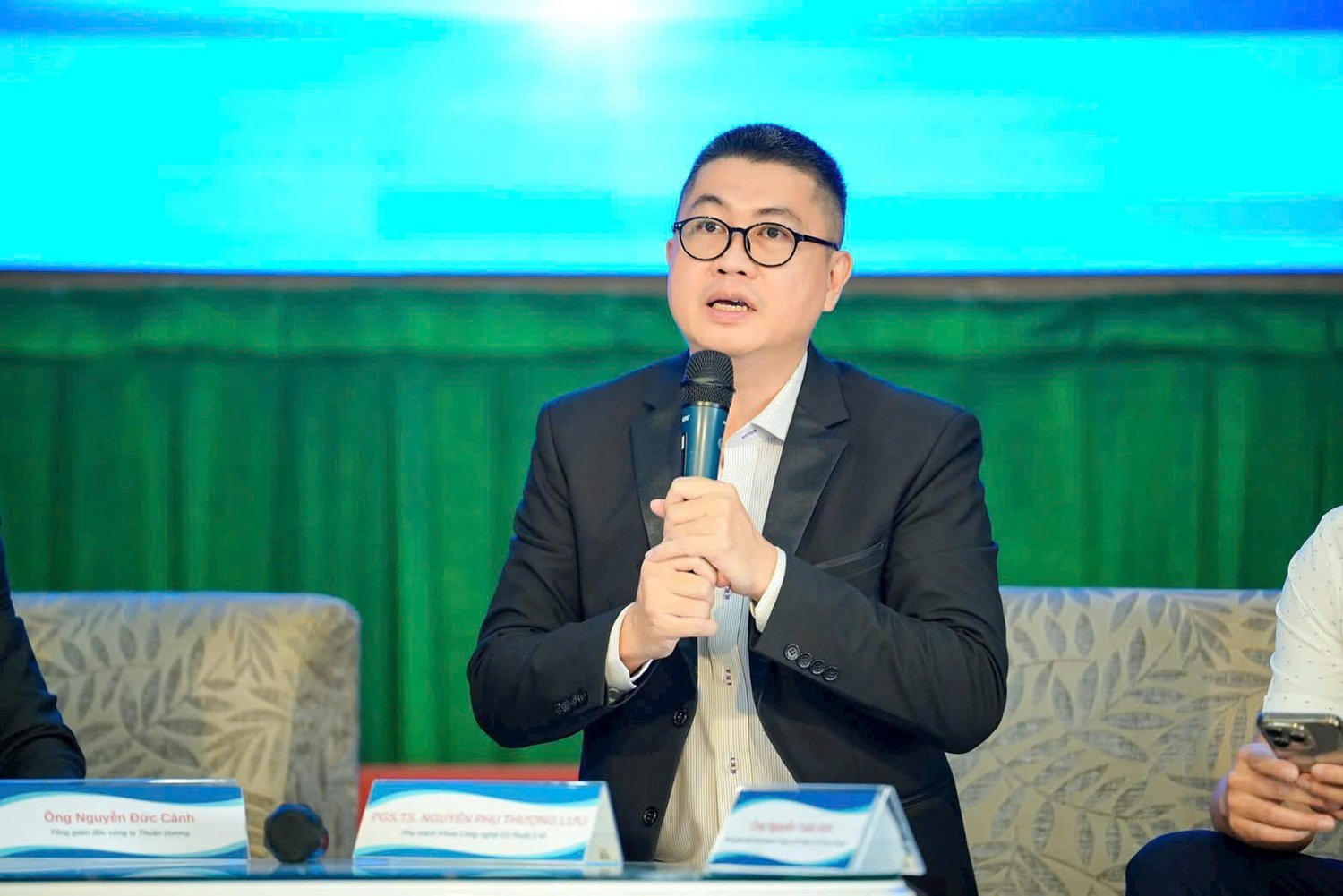 z7195033948249-0a343941c041206f1b203439b99944dd