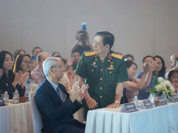 z7195683421607-008d1966438180cc3d70aed4fe10ebfd